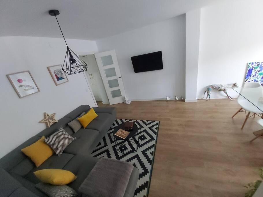 Luminoso Apartamento En El Centro, Con Mucho Arte Σεβίλλη Εξωτερικό φωτογραφία