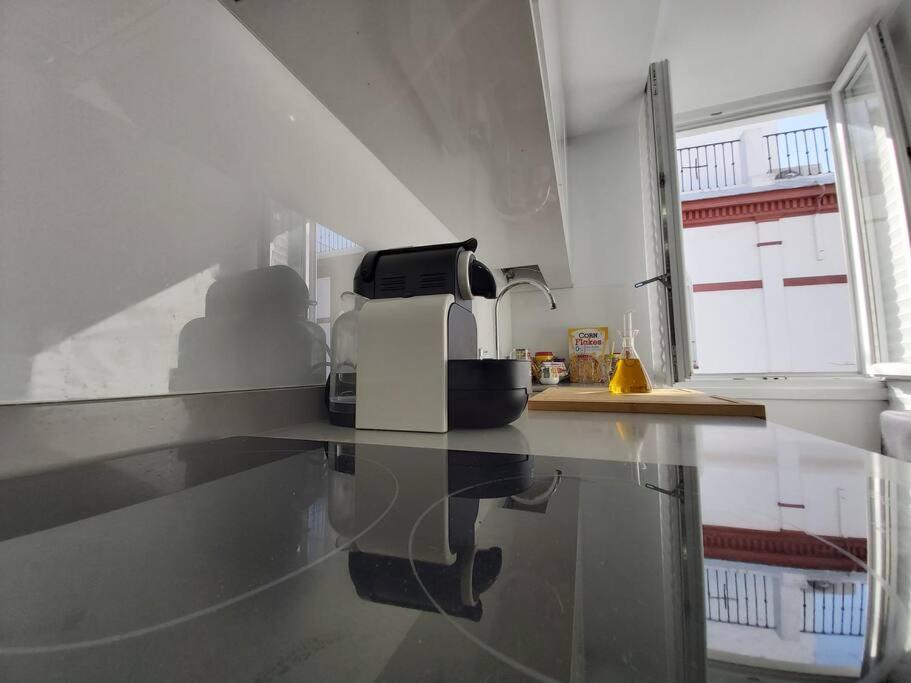 Luminoso Apartamento En El Centro, Con Mucho Arte Σεβίλλη Εξωτερικό φωτογραφία